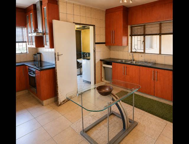 5 BEDROOM FREESTANDING FOR SALE IN VANDERBIJLPARK SE 1